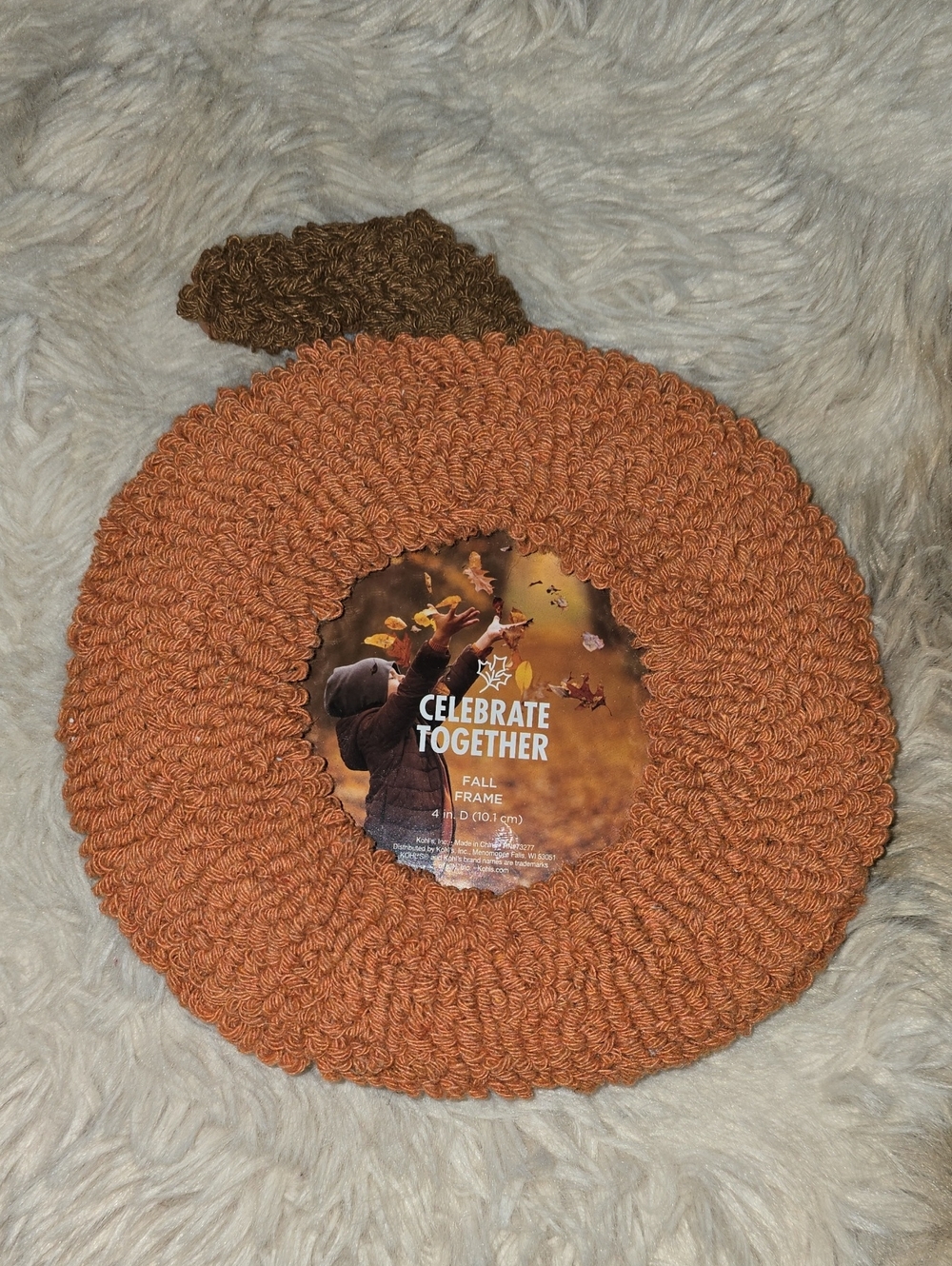 Fall Tufted Pumpkin Photo Frame 4" Diameter